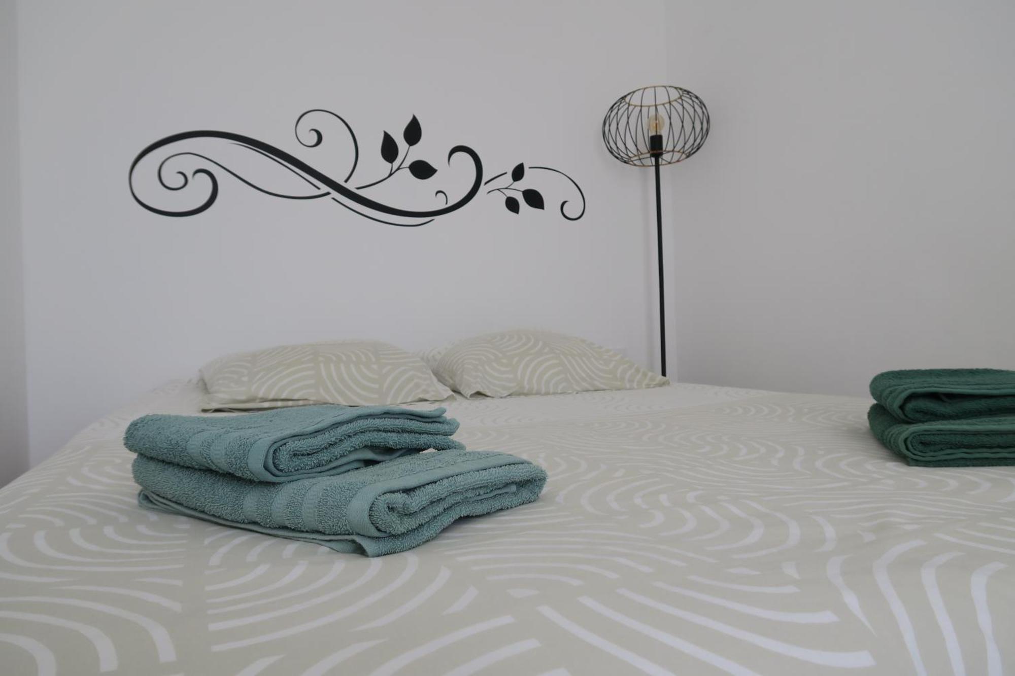 Le Charme De La Venise Provencale Apartment Martigues Bagian luar foto